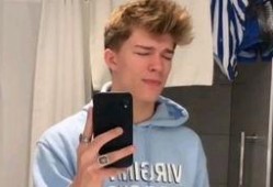 娱乐吃瓜解说博主是谁,揭秘博主背后的故事