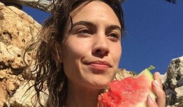 娱乐吃瓜酱照片,揭秘明星幕后生活，照片曝光惊人幕后真相